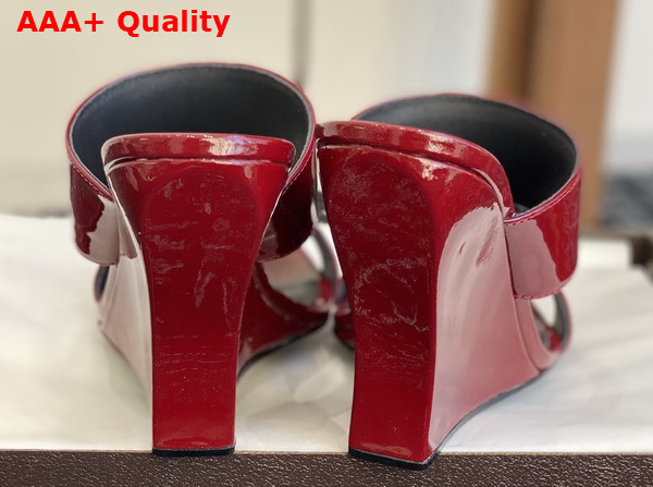 Alaia Wave Mules in Patent Leather Red Replica