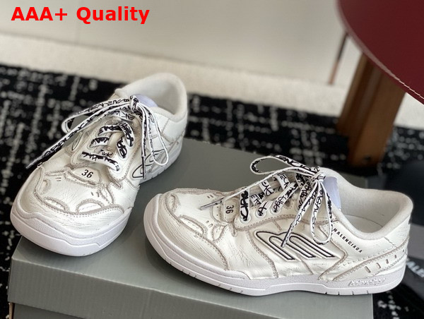 Balenciaga Hamptons Medium Worn Out Sneaker in White Cowskin and Polyester Replica