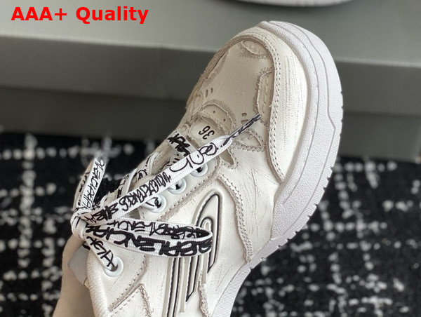 Balenciaga Hamptons Medium Worn Out Sneaker in White Cowskin and Polyester Replica