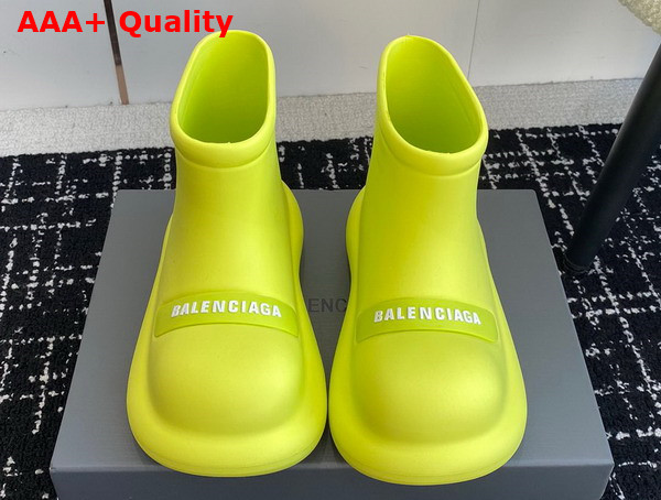 Balenciaga Hummer Rain Boot in Neon Yellow Rebber Replica