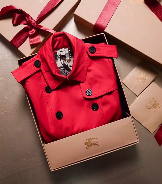 Burberry Chelsea Long Heritage Trench Coat in Parade Red for Sale