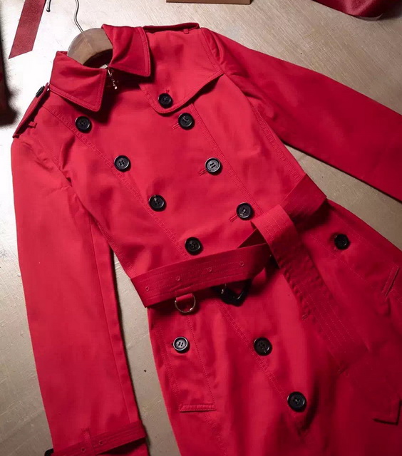 Burberry Chelsea Long Heritage Trench Coat in Parade Red for Sale