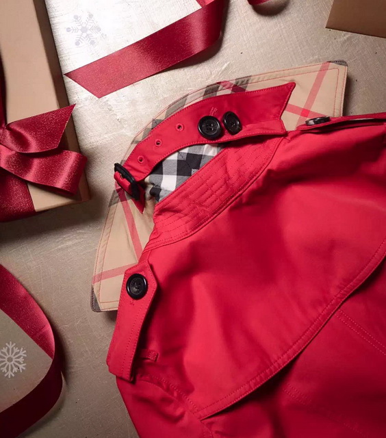 Burberry Chelsea Long Heritage Trench Coat in Parade Red for Sale