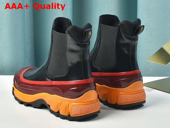 Burberry Contrast Sole Leather Chelsea Boots in Black Replica