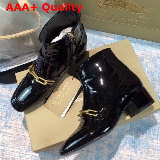 Burberry Link Detail Patent Leather Ankle Boots in Black Replica