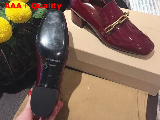 Burberry Link Detail Patent Leather Block Heel Loafers in Burgundy Red Replica