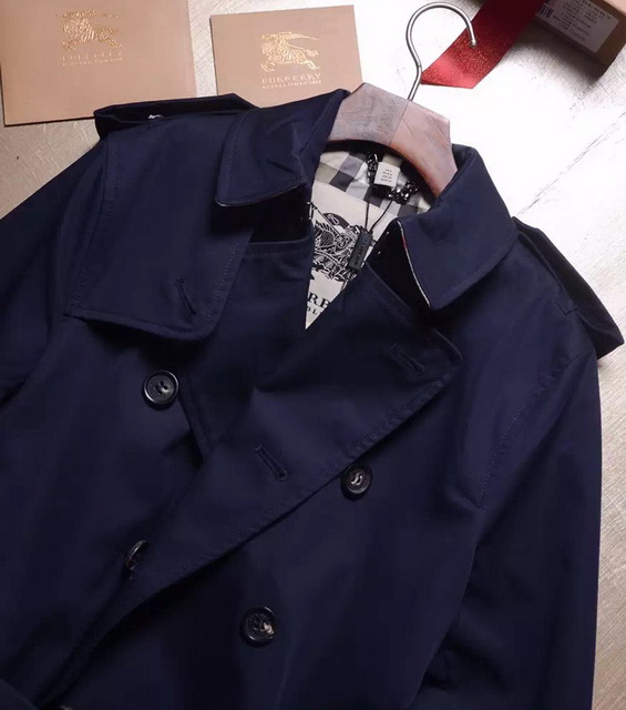 Burberry Men Chelsea Long Heritage Trench Coat in Navy for Sale