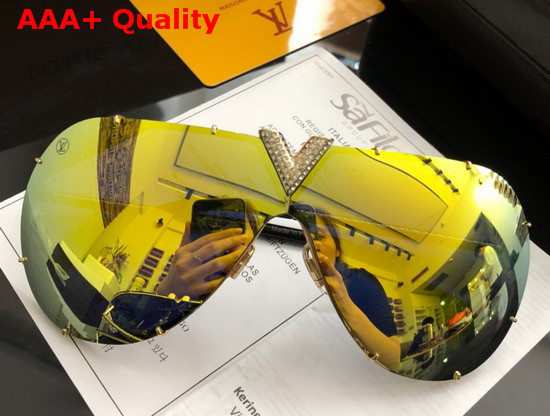Louis Vuitton LV Drive Sunglasses Essential V Logo Replica