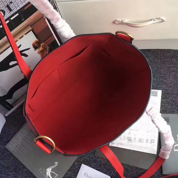 Dior Bee Shopper in Red Grained Calfskin For Sale