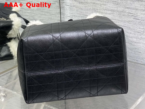 DiorAlps Medium Dior Toujours Vertical Tote Bag in Black Macrocannage Lambskin with Aged Effect and Ecru Merino Wool Replica