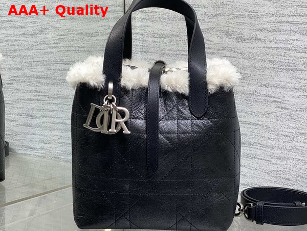 DiorAlps Small Dior Toujours Vertical Tote Bag in Black Macrocannage Lambskin with Aged Effect and Ecru Merino Wool Replica