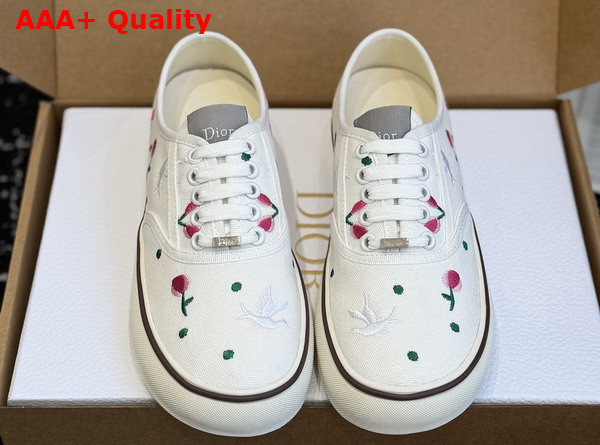 Dioramour Dior Saltwind Sneaker in White Cotton Embroidered with Multicolor Doves and Roses Motif Replica