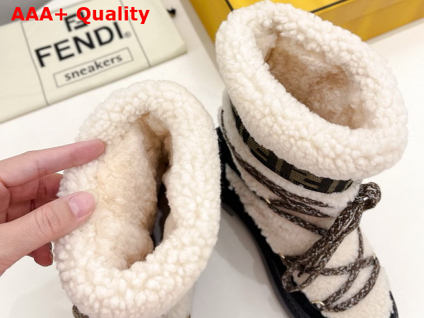 Fendi Apres Chic White Sheepskin and Black Suede Boots Replica