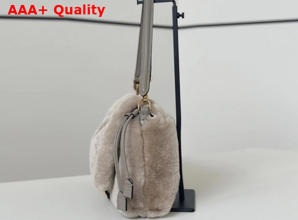 Fendi Mamma Baguette Medium Beige Shearling Bag Replica