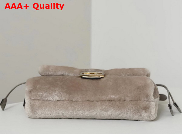 Fendi Mamma Baguette Medium Beige Shearling Bag Replica