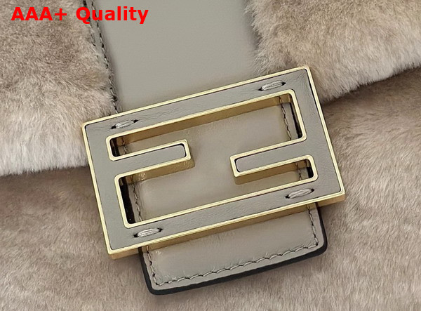 Fendi Mamma Baguette Medium Beige Shearling Bag Replica