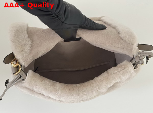 Fendi Mamma Baguette Medium Beige Shearling Bag Replica