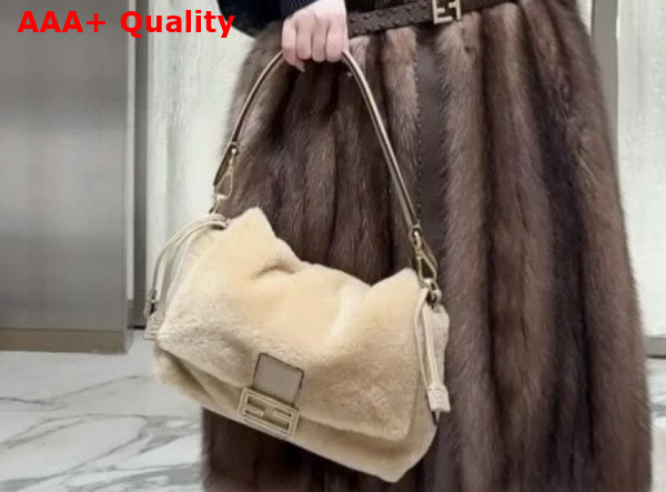 Fendi Mamma Baguette Medium Beige Shearling Bag Replica