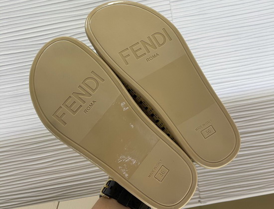 Fendi Reflections Slides Beige Raffia Flats Replica