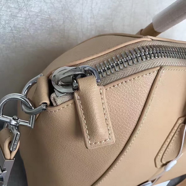 Givenchy Big Antigona Bag in Beige Goatskin Silver Hardware For Sale