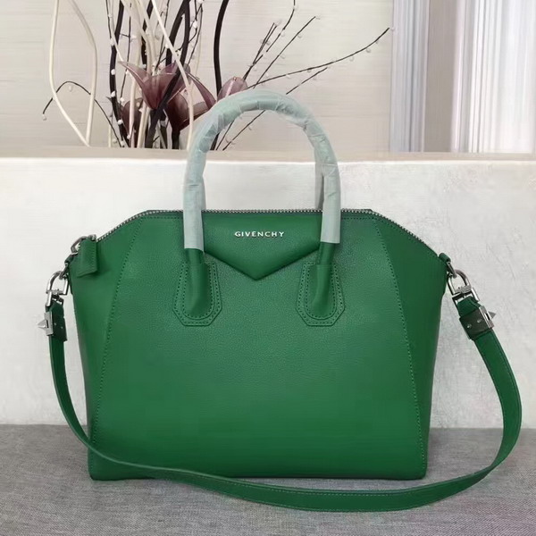 Givenchy Big Antigona Bag in Green Goatskin Silver Hardware For Sale