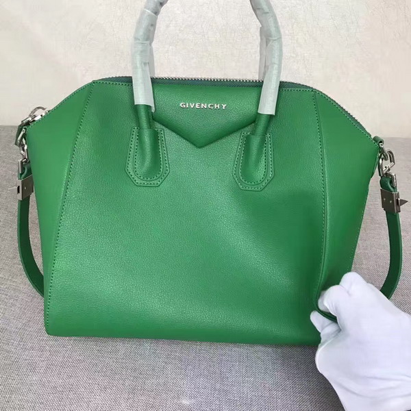 Givenchy Big Antigona Bag in Green Goatskin Silver Hardware For Sale