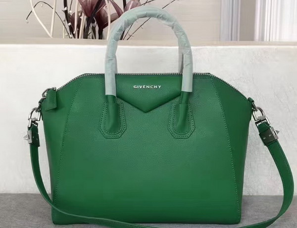 Givenchy Big Antigona Bag in Green Goatskin Silver Hardware For Sale