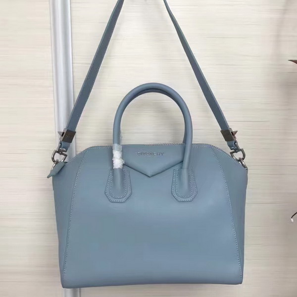 Givenchy Big Antigona Bag in Light Blue Goatskin Silver Hardware For Sale