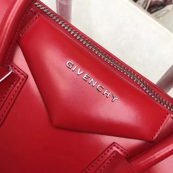 Givenchy Big Antigona Bag in Red Shiny Smooth Calfskin Silver Hardware For Sale