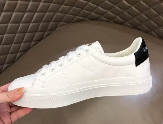 Givenchy Sneakers City Sport in Leather with Tag Effect Dog Print White Replica