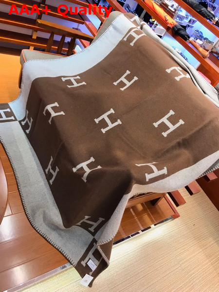 Hermes Avalon Throw Blanket in Beige and Brown Merinos Wool and Cashmere Replica