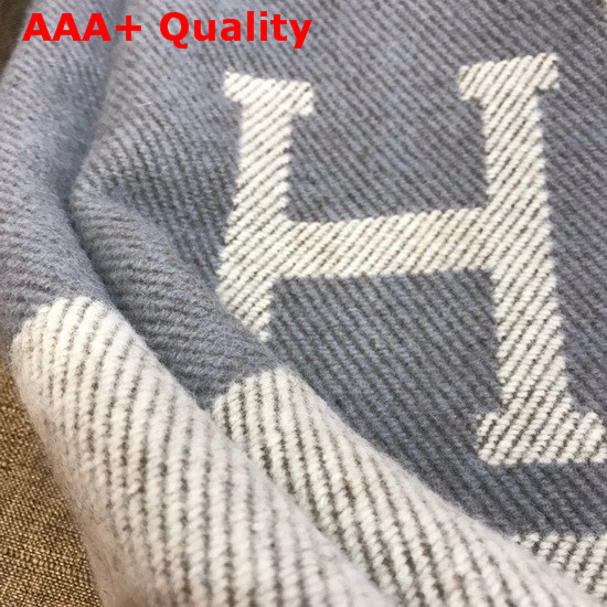 Hermes Avalon Throw Blanket in Beige and Gray Merinos Wool and Cashmere Replica