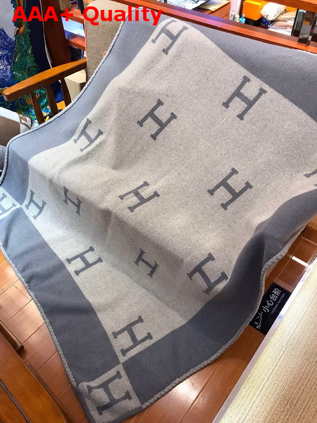 Hermes Avalon Throw Blanket in Beige and Gray Merinos Wool and Cashmere Replica