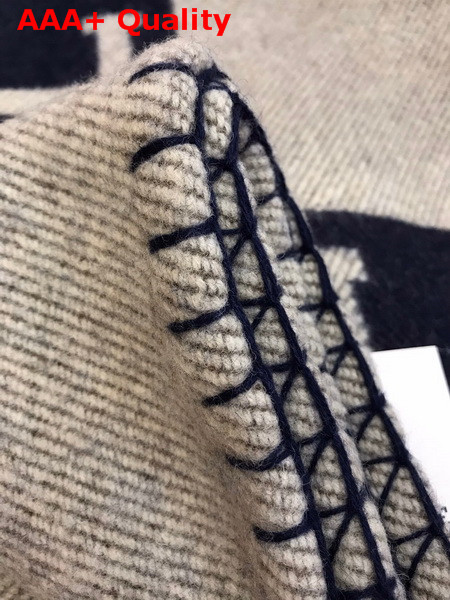 Hermes Avalon Throw Blanket in Beige and Navy Merinos Wool and Cashmere Replica