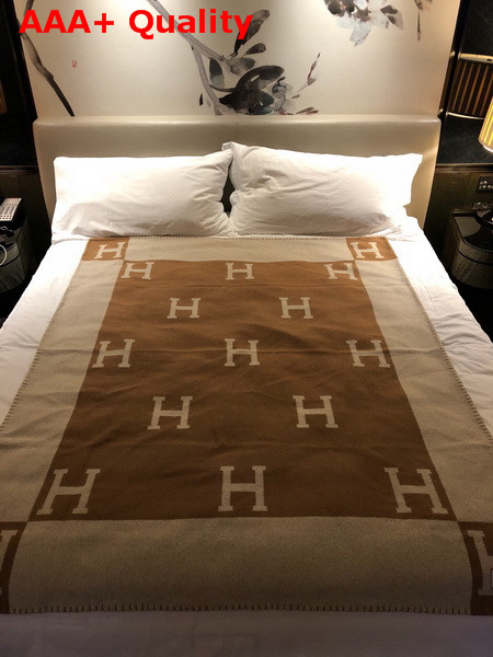 Hermes Avalon Throw Blanket in Ecru and Camel Merinos Wool and Cashmere Replica