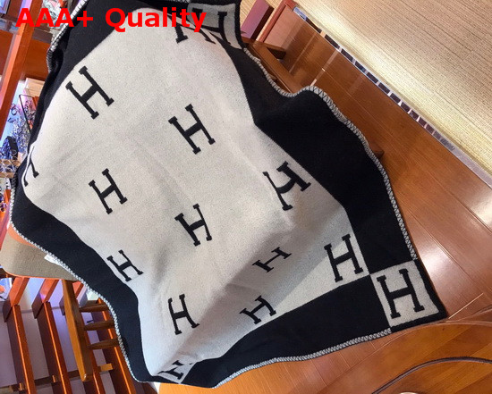 Hermes Avalon Throw Blanket in Ecru and Gris Fonce Merinos Wool and Cashmere Replica