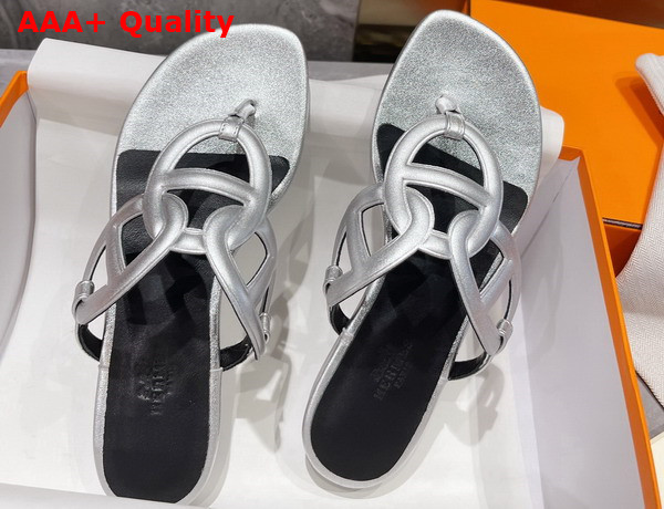 Hermes Beach Sandal in Silver Nappa Leather with Oversized Chaine d Ancre Motif Replica