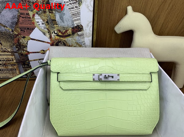 Hermes Kelly Depeches 25 Pouch in Tender Green Alligator Leather Replica