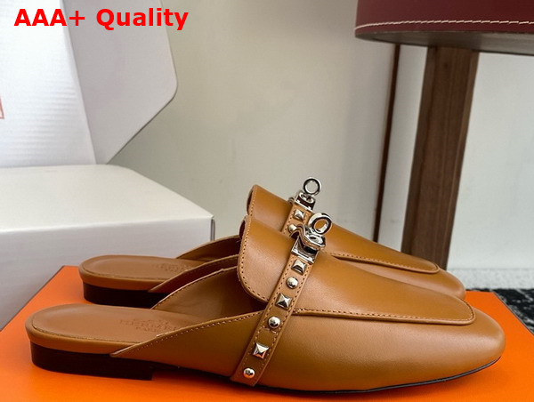 Hermes OZ Mule in Naturel Goatskin with Iconic Palladium Plated Kelly Buckle and Medor Studs Replica