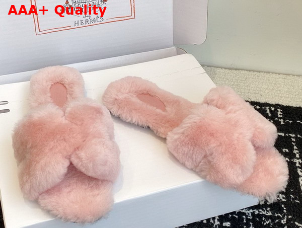 Hermes Oran Sandal in Light Pink Shearling Replica