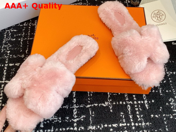 Hermes Oran Sandal in Light Pink Shearling Replica