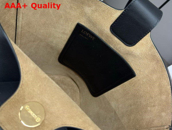 Loewe Medium Pebble Bucket in Black Smooth Calfskin Replica
