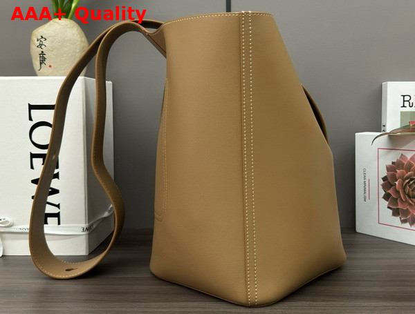Loewe Medium Pebble Bucket in Oak Smooth Calfskin Replica
