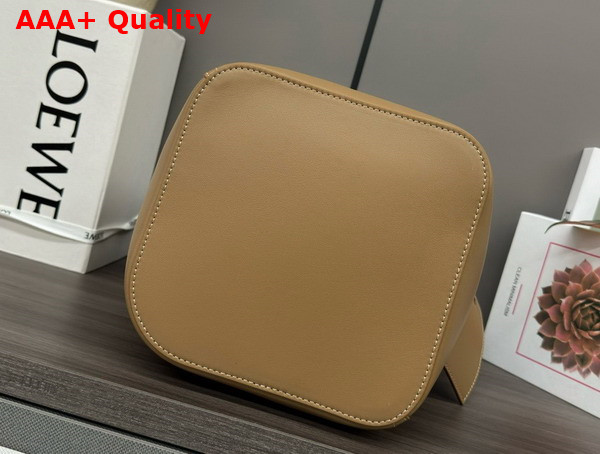 Loewe Medium Pebble Bucket in Oak Smooth Calfskin Replica