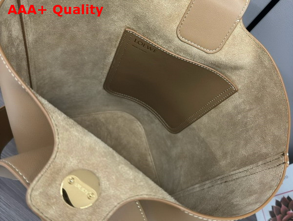 Loewe Medium Pebble Bucket in Oak Smooth Calfskin Replica