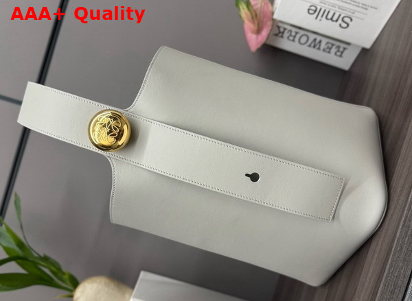 Loewe Medium Pebble Bucket in Shell Grey Smooth Calfskin Replica