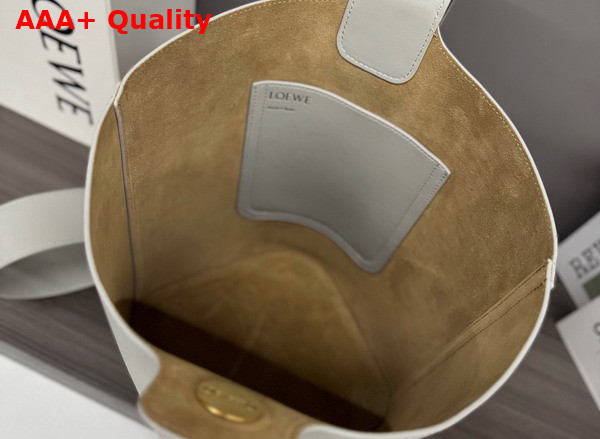Loewe Medium Pebble Bucket in Shell Grey Smooth Calfskin Replica