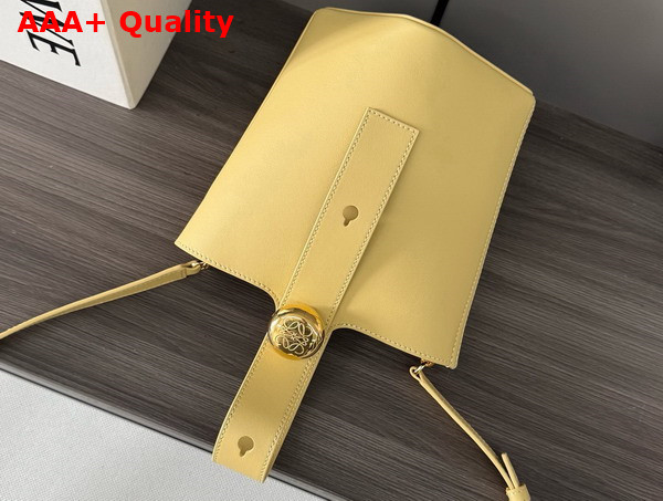 Loewe Mini Pebble Bucket in Butter Smooth Calfskin Replica