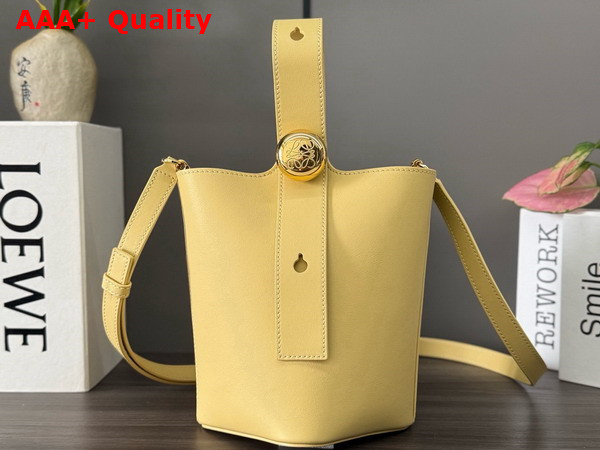 Loewe Mini Pebble Bucket in Butter Smooth Calfskin Replica