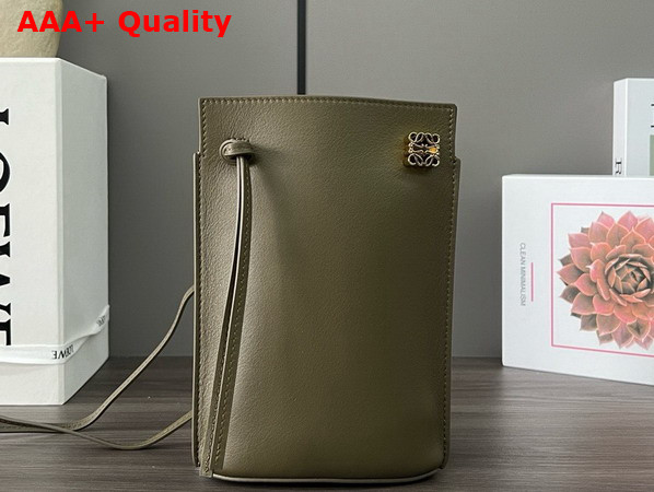 Loewe Pebble Dice Pocket in Avocado Green Classic Calfskin Replica